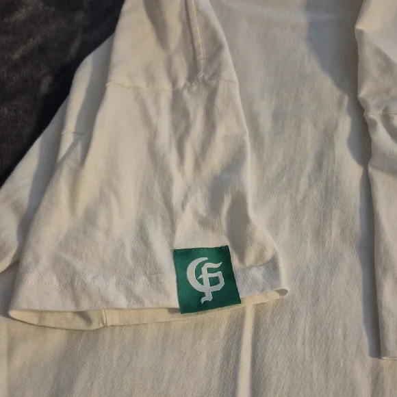 Men's White Graphic Tee with Green Design - Picture 4 of 6